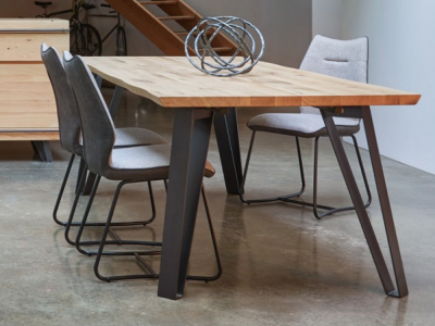 RIGA - Table de séjour pieds fuseaux avec 2 allonges massives 